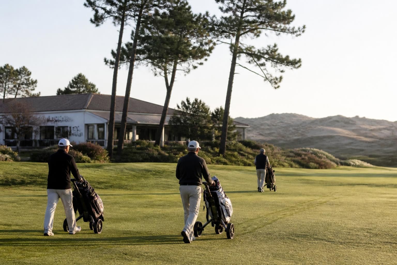 découvrez l'annuaire complet des golfs partenaires en nouvelle-aquitaine, spécialement conçu pour les joueurs seniors souhaitant pratiquer leur passion dans un cadre adapté et convivial.