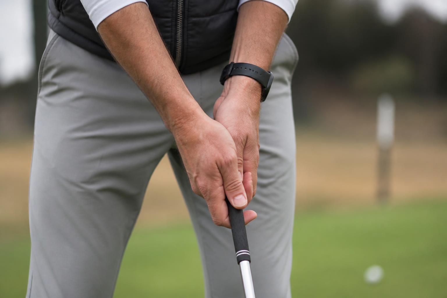 découvrez comment adapter votre grip au golf après 50 ans pour soulager vos mains et poignets, améliorer votre confort et optimiser votre jeu.